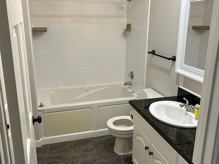 801 Rainier Ave N #B309 — Photo 31