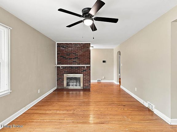 3rd image of 7709 Chet Ln