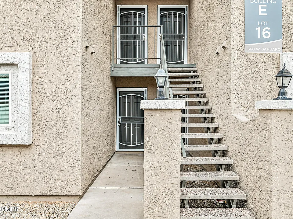 1560 W Sahuaro Dr #1
