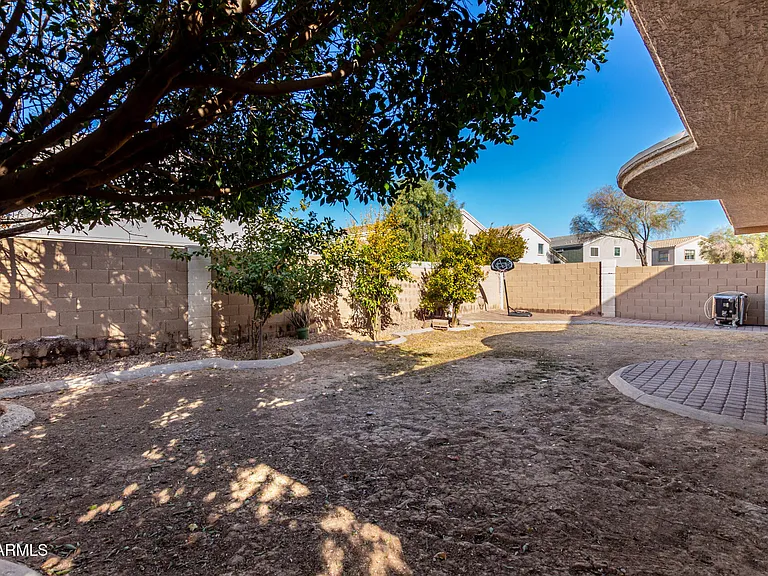 8406 W Pioneer St — Photo 40