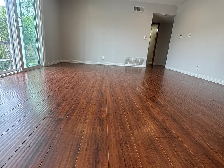 11711 Clover Ln — Photo 3