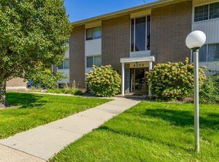 4203 62nd St APT 6, Urbandale, IA 50322