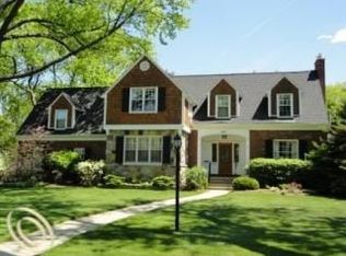 1140 Vinsetta Blvd, Royal Oak, MI 48067