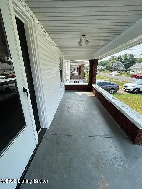 3 bed, 2.0 bath, 2000 sqft, $1,800 — Photo 2