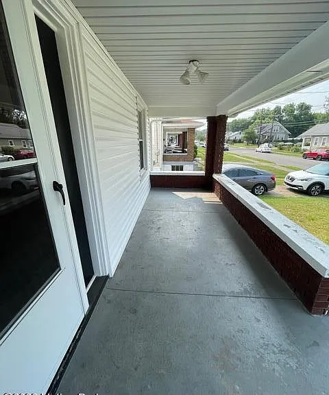 516 Colorado Ave — Photo 2