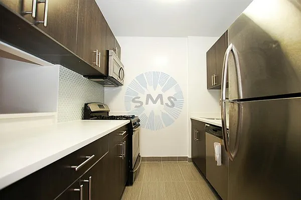 Rented by Space Marketing Shop | media 4