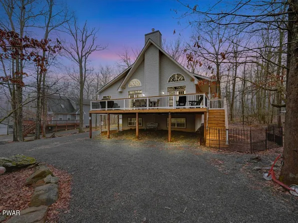 220 Powderhorn Dr, Lackawaxen, PA 18435
