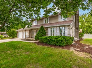 805 Grumman Ct, New Lenox, IL 60451