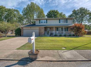 1302 Edgewood Dr, Boonville, IN 47601