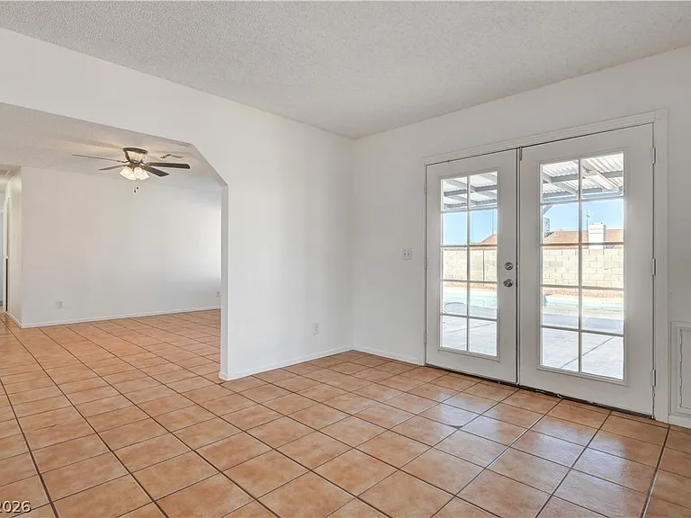 707 Honeybee Ct — Photo 12