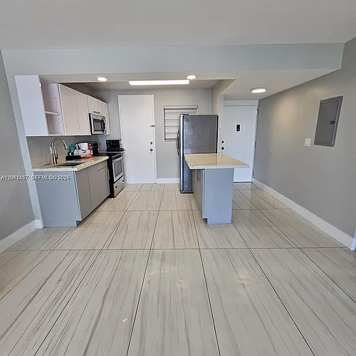 15600 NW 7th Ave Photo 1
