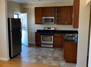 5734 W George St #2W, Chicago, IL 60634