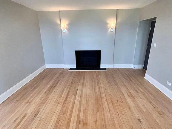 3rd image of 7000 S South Shore Dr APT 1
