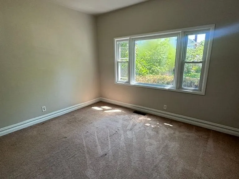 2514 S Wayne Ave — Photo 5