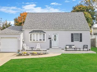 151 W 22nd St, Deer Park, NY 11729