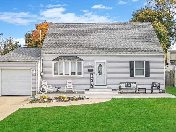 151 W 22nd Street, Deer Park, NY 11729