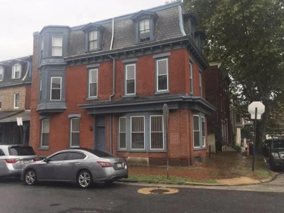 Side view of 3rd floor apartment.