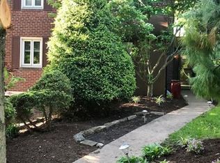 1412 Senior Dr, Pittsburgh, PA 15227