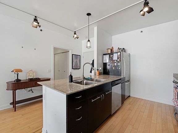 5th image of 8 E Randolph St Unit 1506