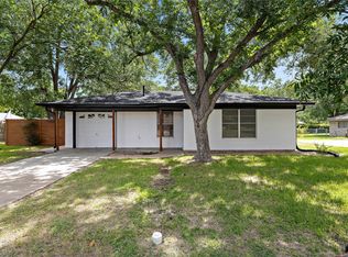 2304 Lathan Ln, Taylor, TX 76574