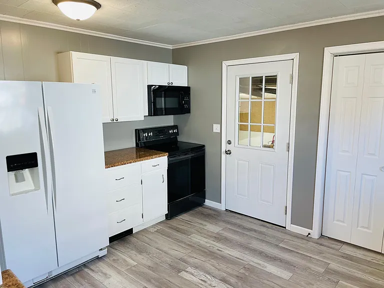 230 2nd St SE — Photo 5