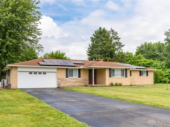 2676 Waynesville Jamestown Rd, Xenia, OH 45385