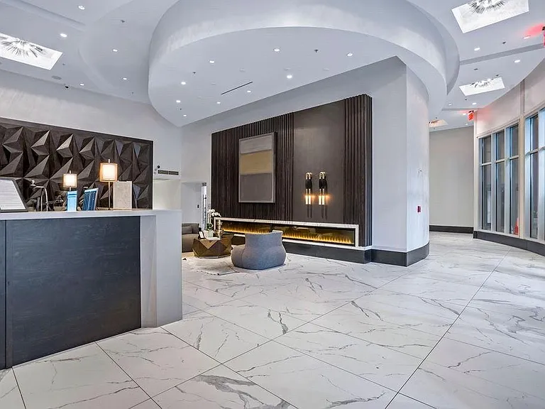 400 W Peachtree St NW #3707 — Photo 39