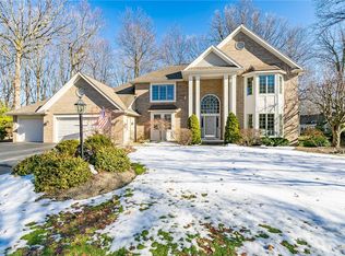 5 Crabtree Cir, Webster, NY 14580