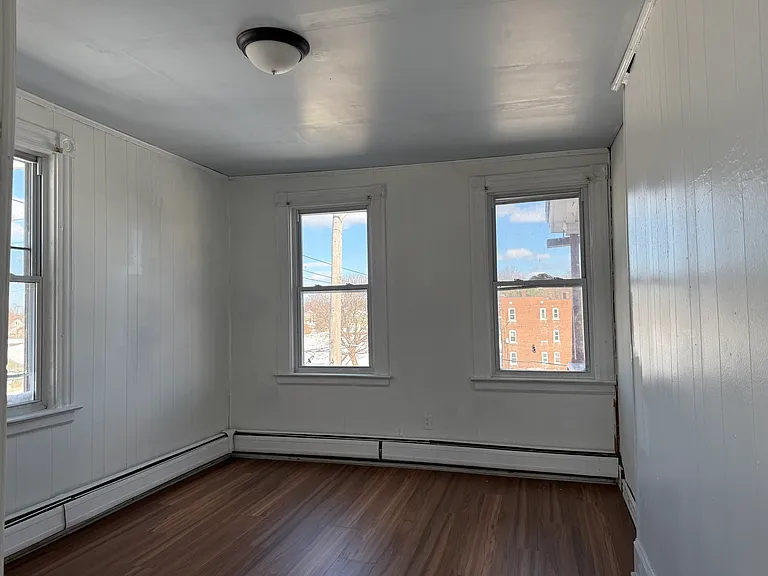 198 Oak St #3 — Photo 5