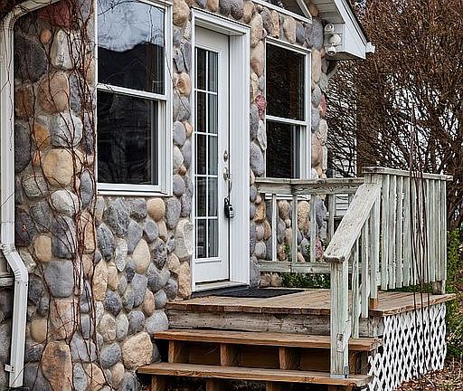 3rd image of 2153 Lakeview Ave