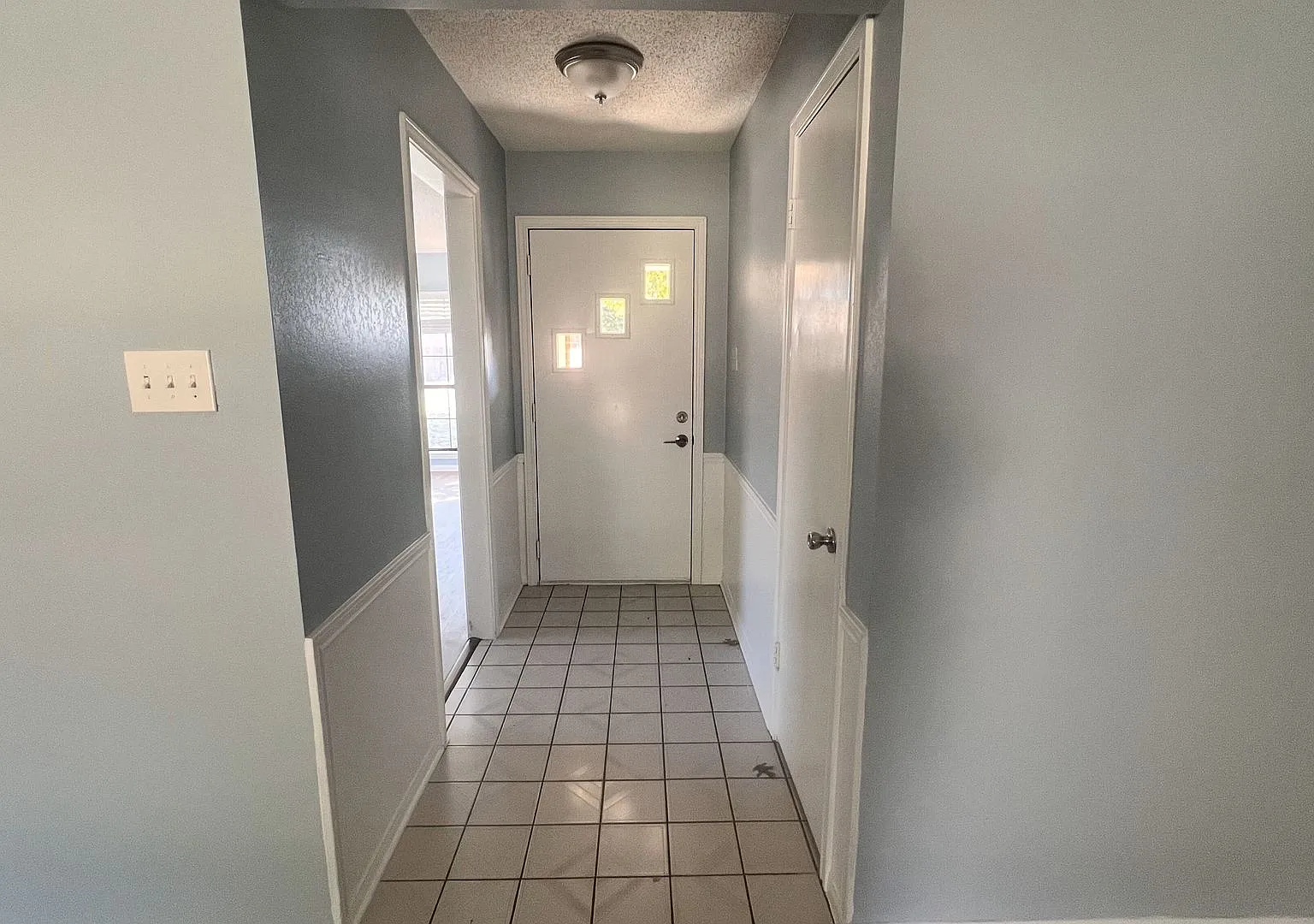 Three Bedroom Cozy Home Recently Remodeled! — Photo 3