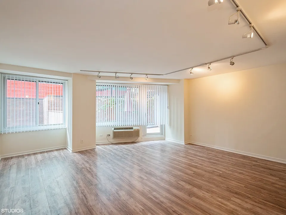 211 E Ohio St #716