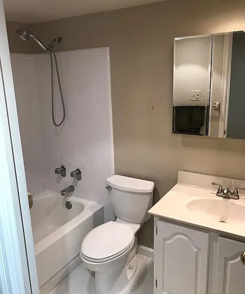 1301 N Courthouse Rd #1016 — Photo 19