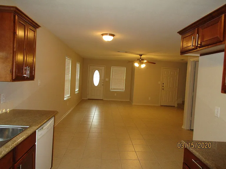 908 Parkplace Rdg — Photo 6