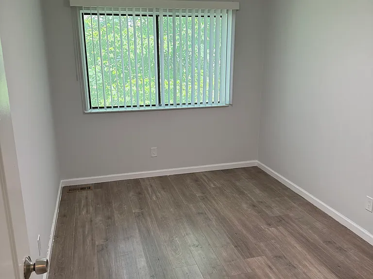 203 Springmeadow Dr #B — Photo 9