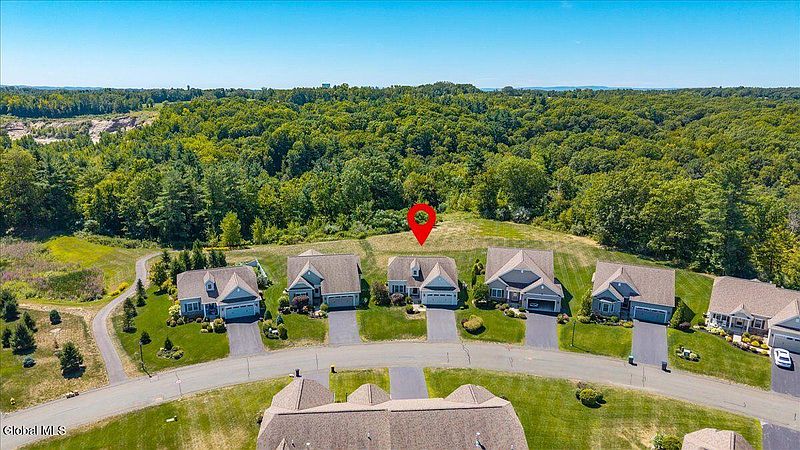 5th image of 43 Somerset Drive