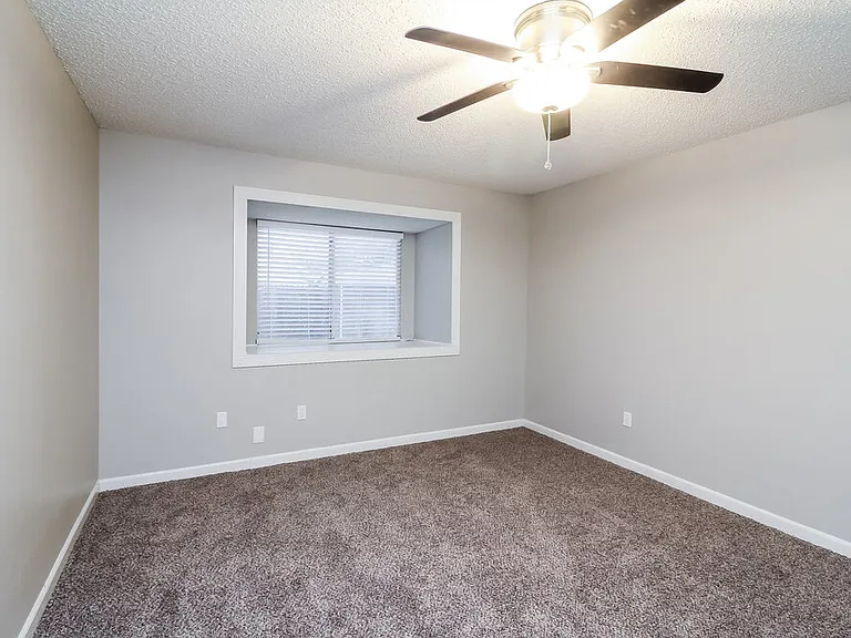 8440 Auburn Dr — Photo 6