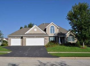 2787 Hedge Cliff Dr, Rockford, IL 61114