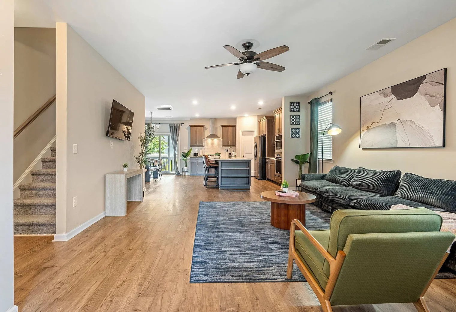 5 bed, 3.0 bath, 2873 sqft, $5,317 — Photo 3