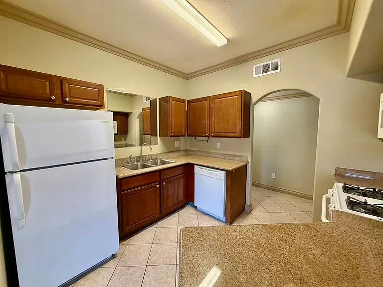5525 W Flamingo Rd #1019 — Photo 8