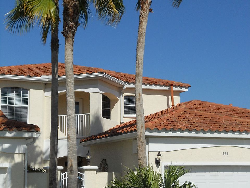Stunning Beach Side Town Home