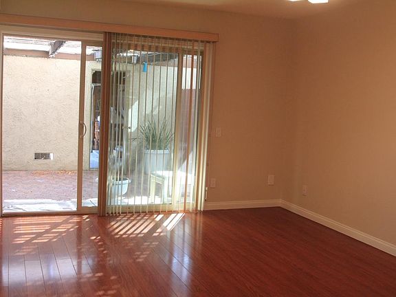 4th image of 20120 Runnymede St Unit 18