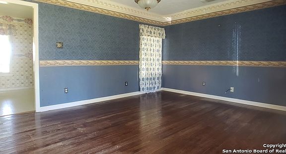 2nd image of 109 S Winston Ln