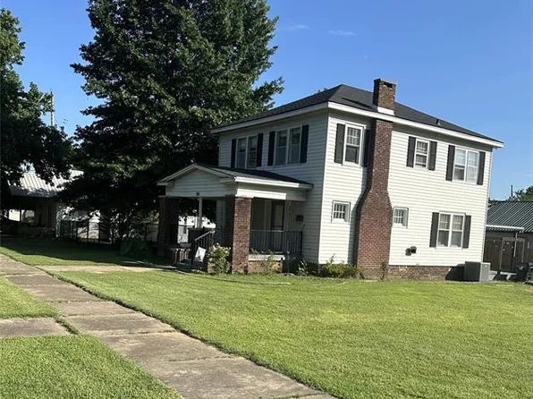 501 E 9th St, Holdenville, OK 74848