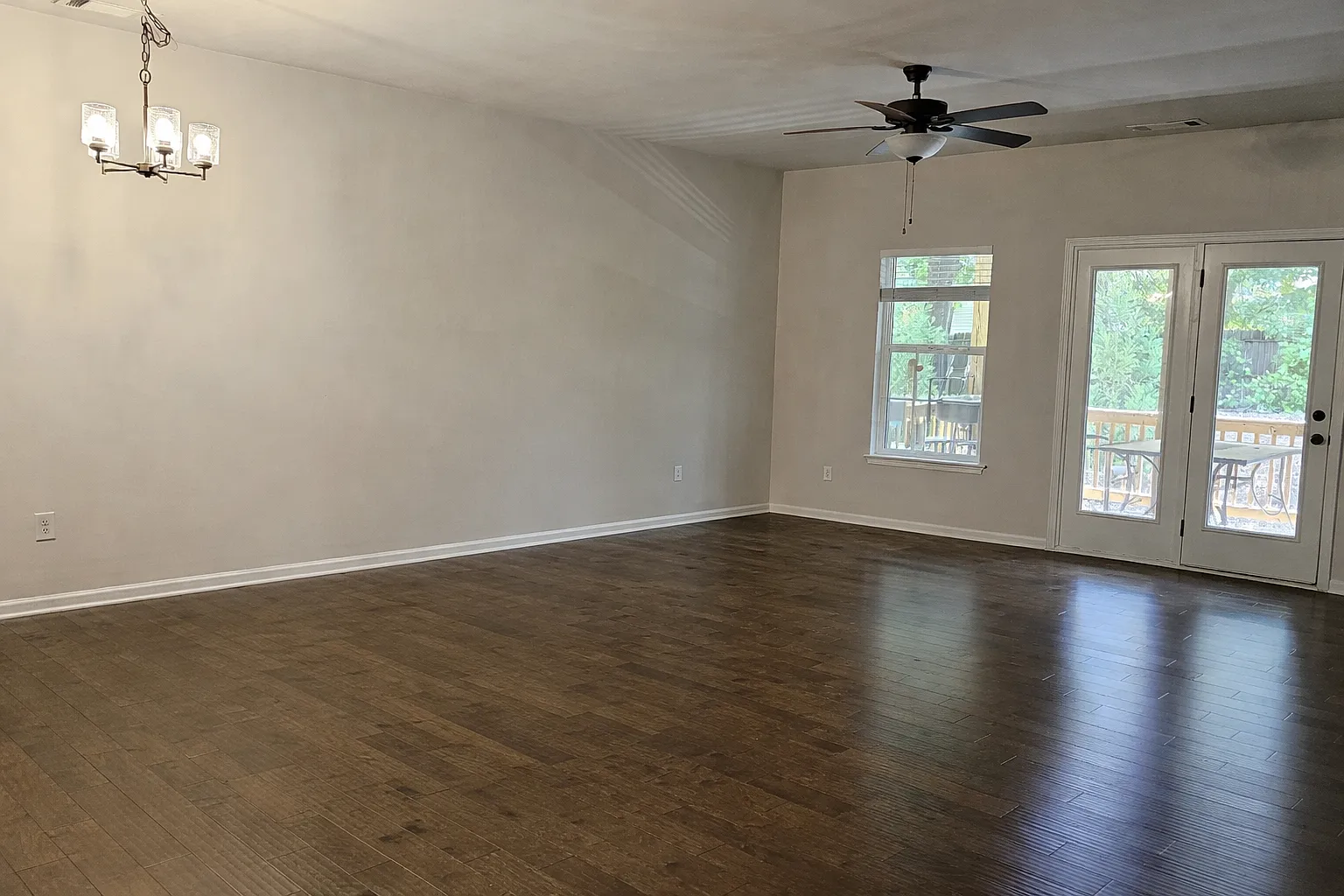 3 bed, 2088 sqft, $2,900 — Photo 4