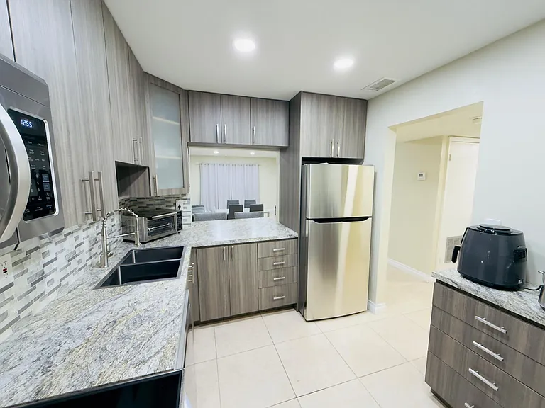 5545 N Lakewood Cir N #425 — Photo 5