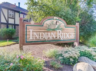 11 Sauk Trl, Indian Head Park, IL 60525
