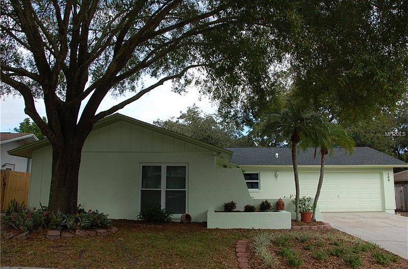 1st image of 209 Hillcrest Dr
