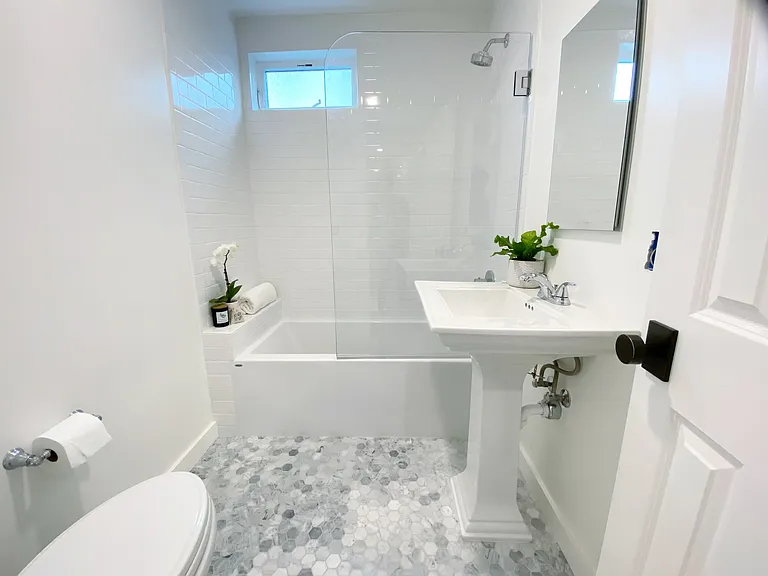 Full Bathroom