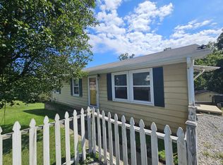 338 Poor Farm Rd, Fincastle, VA 24090